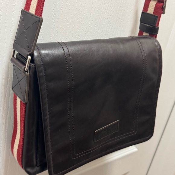 Bally Men’s satchel. My man purse for international travel. Barely any wear. - Picture 3 of 7